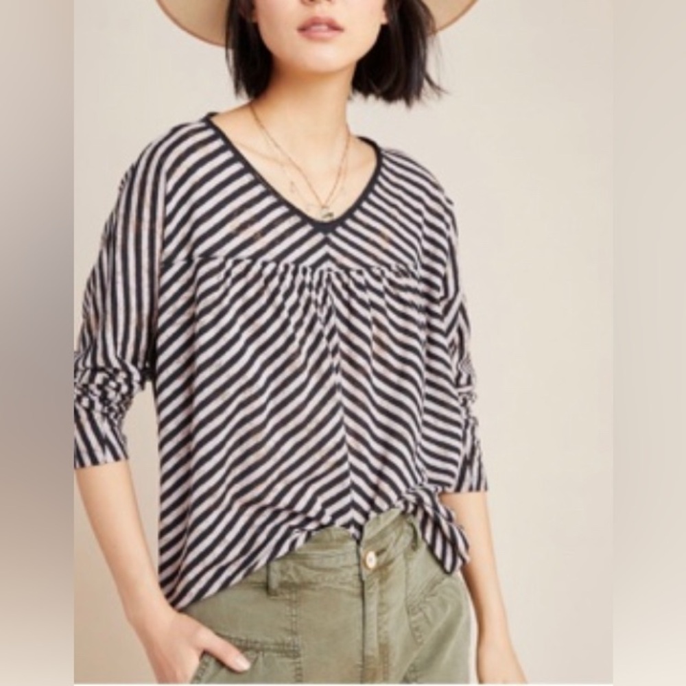 Anthropologie letter press Pilar V neck top sz XS